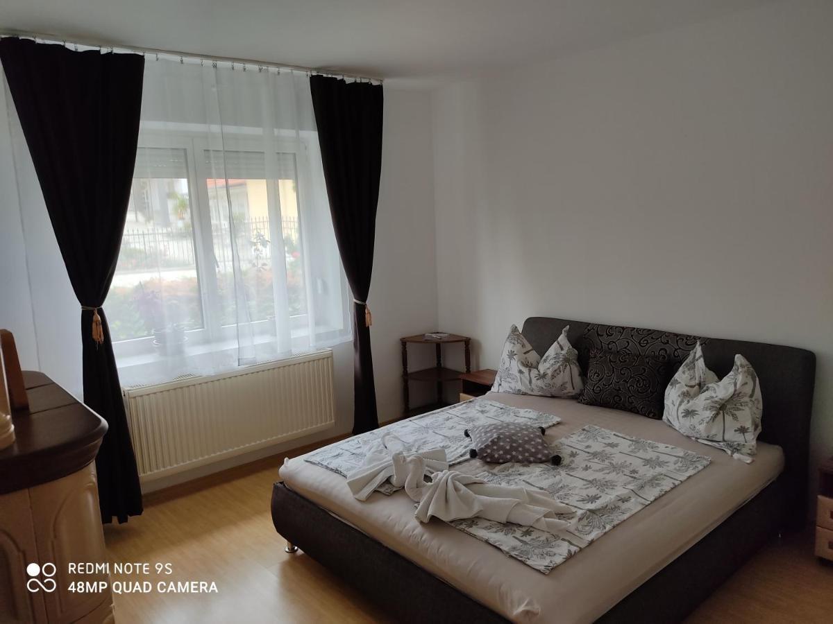 Fox Apartment *